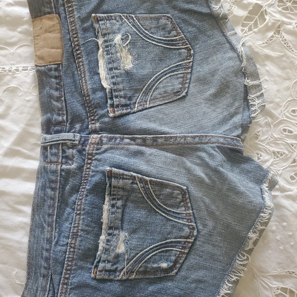 Hollister Jean Shorts - Picture 4 of 5